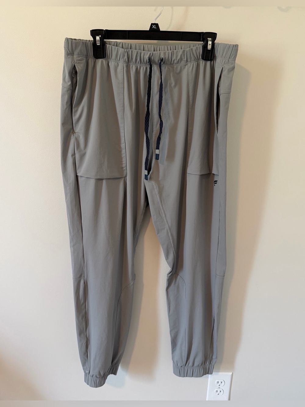 Fabletics The One Jogger Men’s Size XL Grey Active Pants Performance